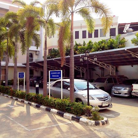 Baanbudsarin Apartment Sing Buri Exterior photo